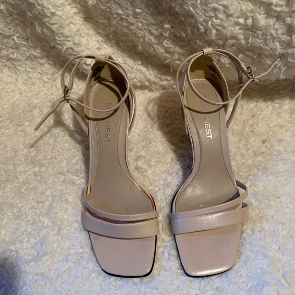 Nine West Tan sandals - Picture 1 of 3